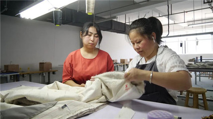 霍爾果斯 紡織服裝產(chǎn)業(yè)與日用品銷售雙輪驅(qū)動(dòng)，打造區(qū)域經(jīng)濟(jì)新引擎